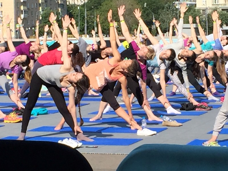 Йога в парках Москвы